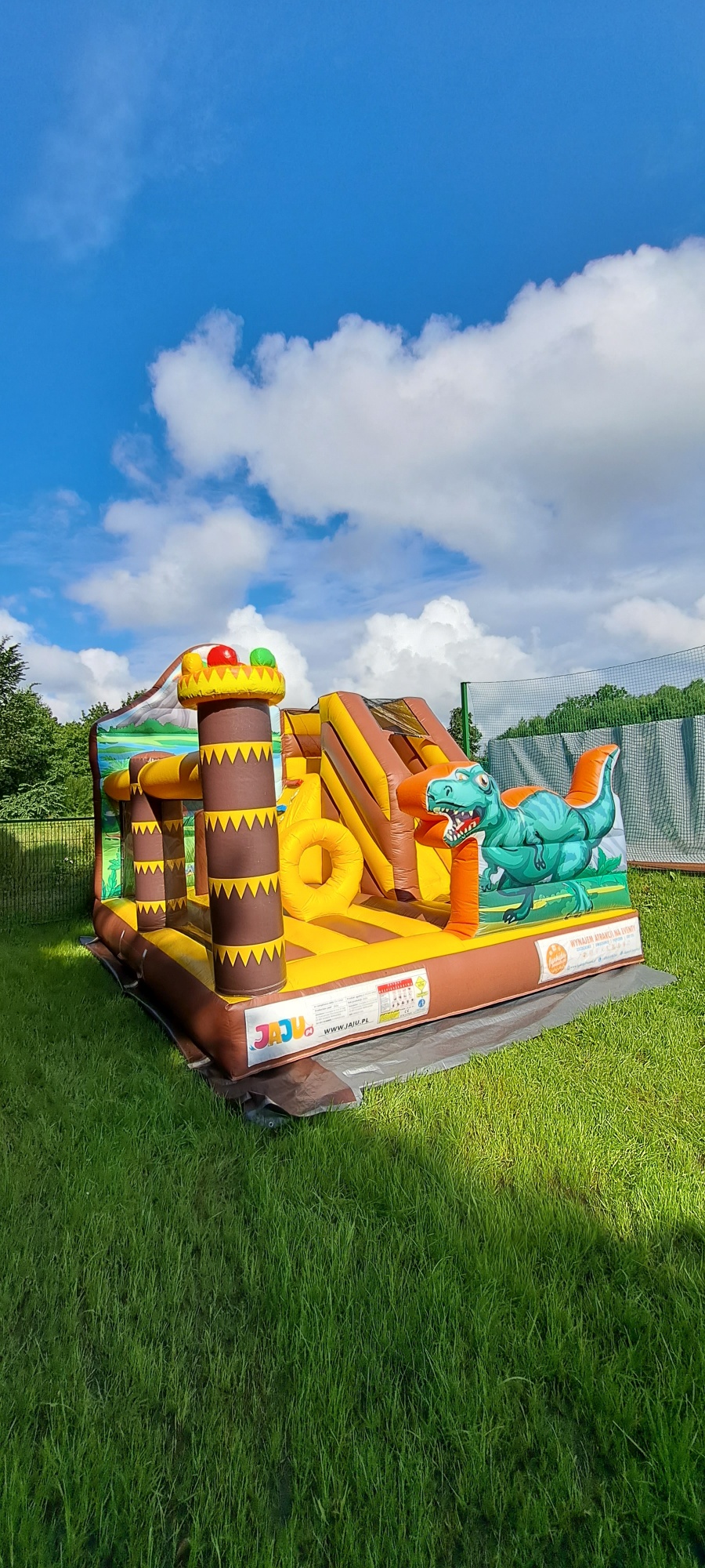 Dmuchany plac zabaw Dinopark