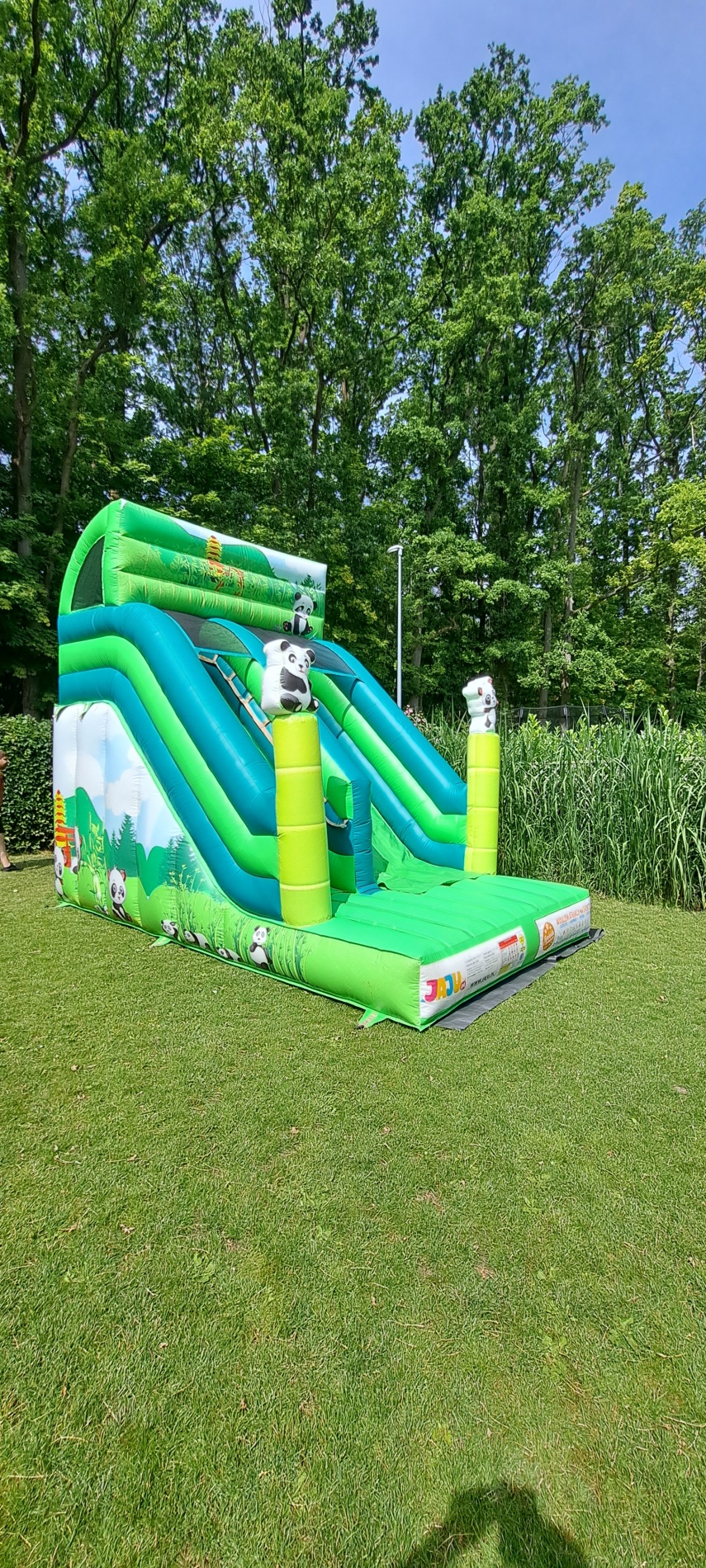 Dmuchana zjeżdżalnia Panda